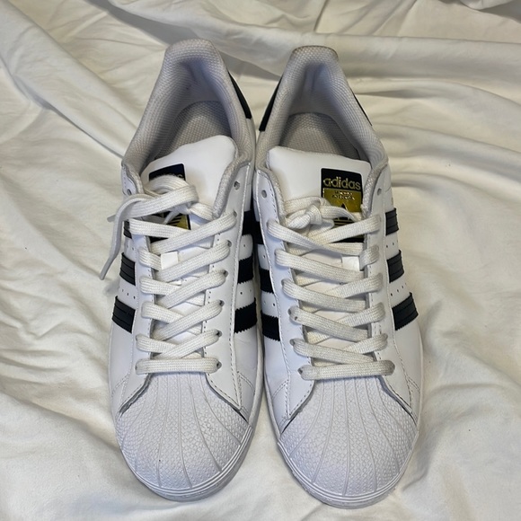 White and black classic adidas size 9 - Picture 1 of 7